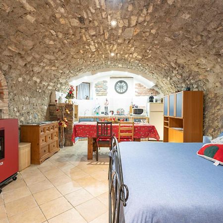 La Taverna Da Irene Roe Екстер'єр фото